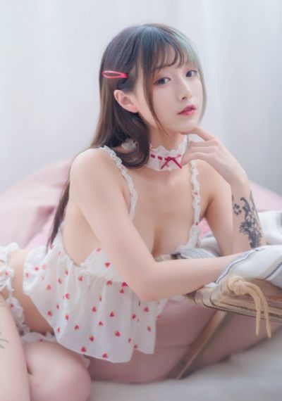公主趴下翘臀挨板子_国产剧超清在线观看