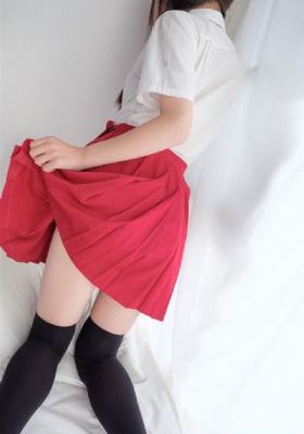 秘书乖乖掀起裙子被c_720电影在线观看