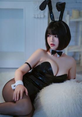 两人在床上剧烈运动_无删减完整版在线观看